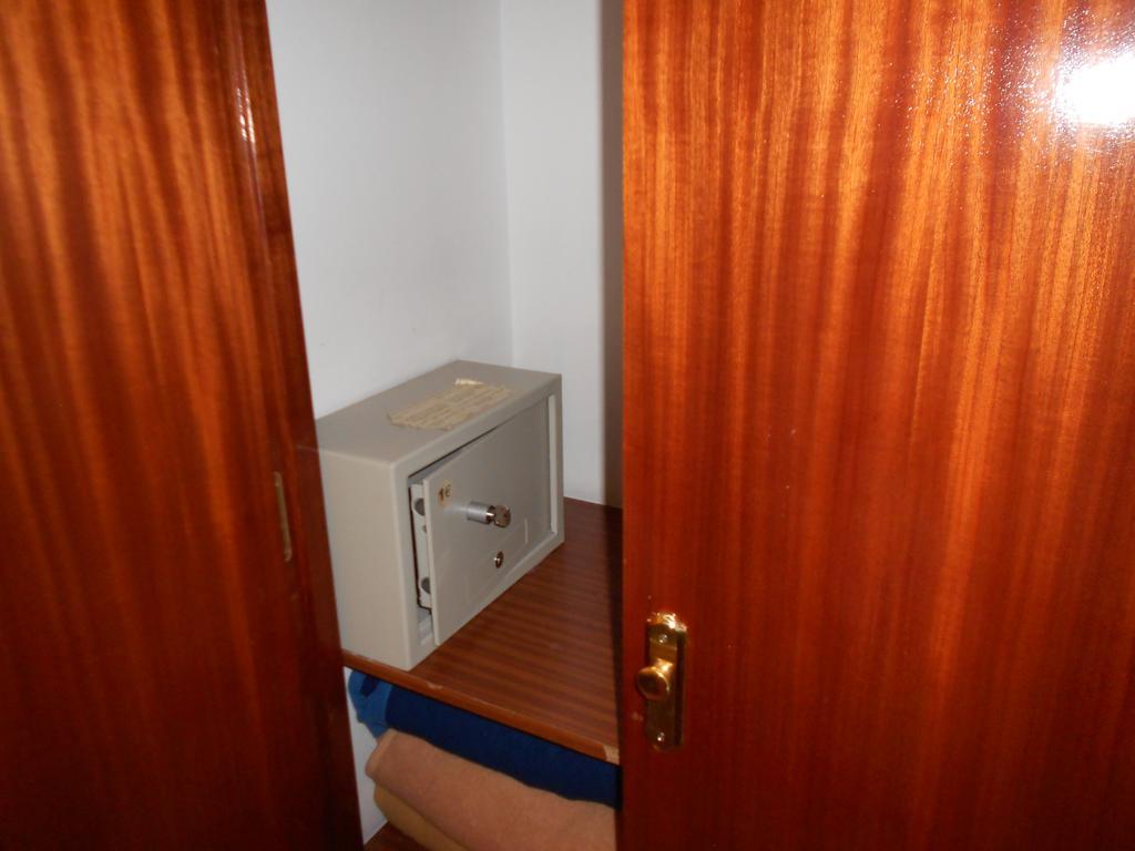 Hostal Internacional Madrid Extérieur photo