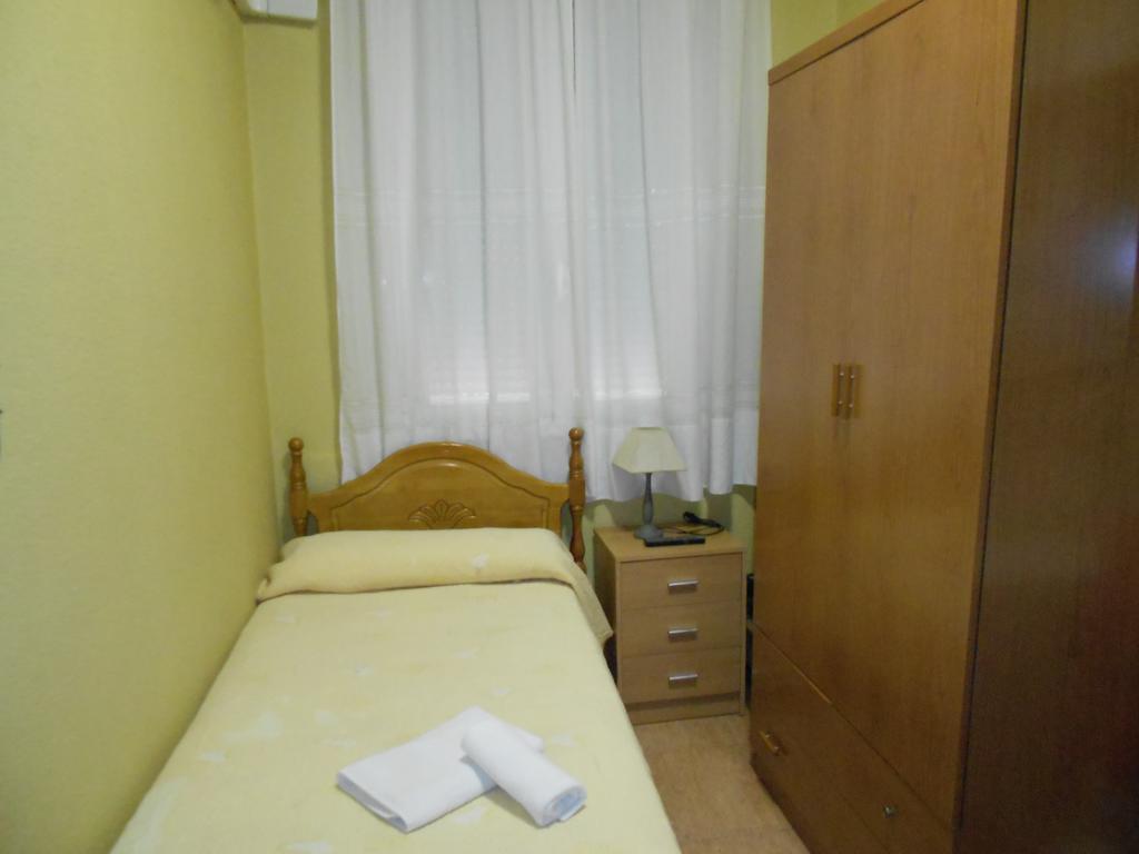Hostal Internacional Madrid Extérieur photo