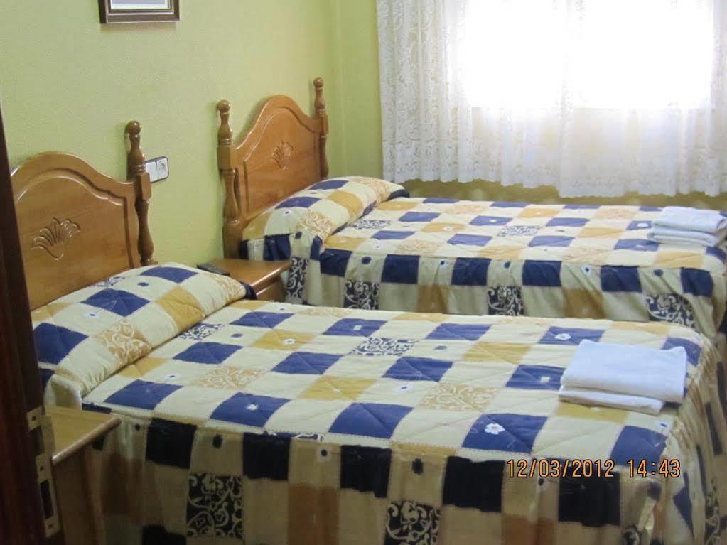 Hostal Internacional Madrid Extérieur photo