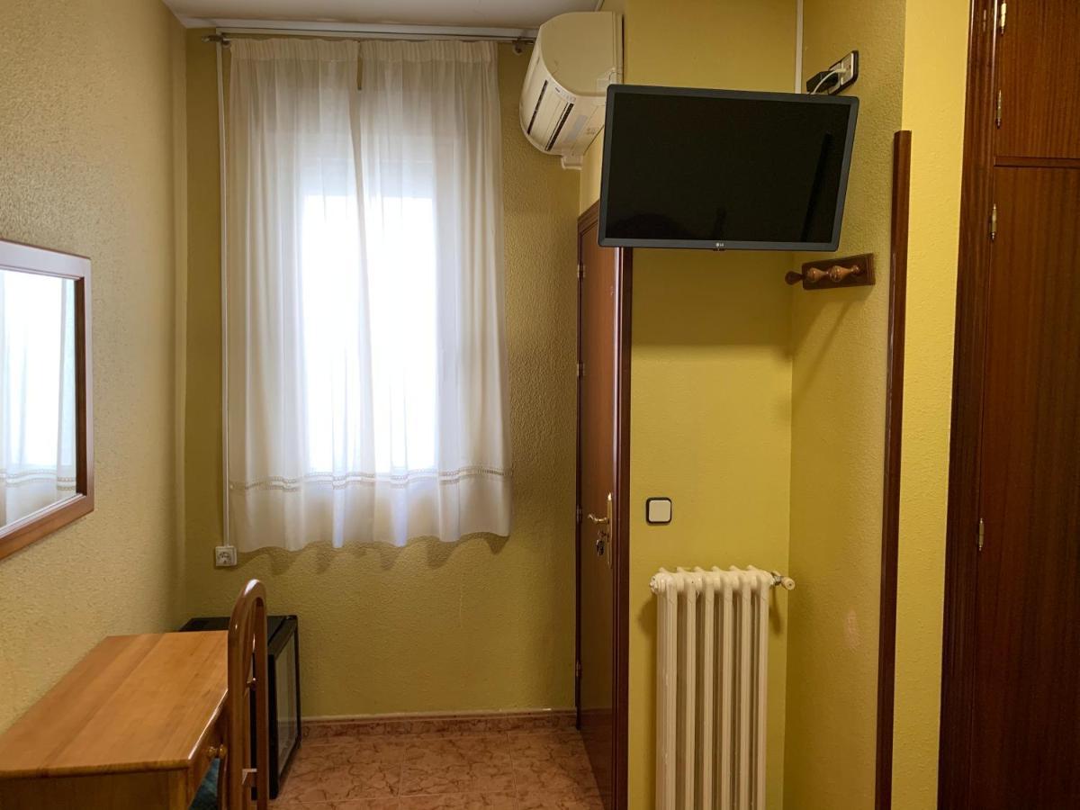 Hostal Internacional Madrid Extérieur photo