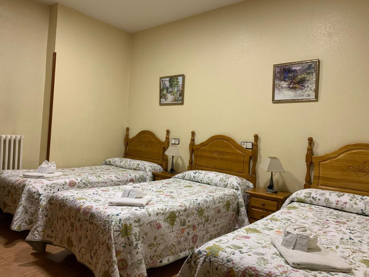 Hostal Internacional Madrid Extérieur photo