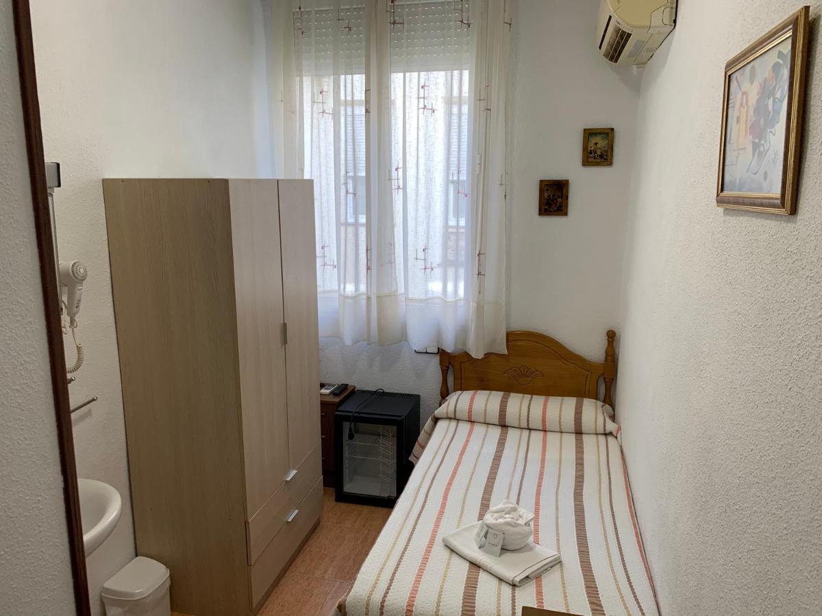 Hostal Internacional Madrid Extérieur photo