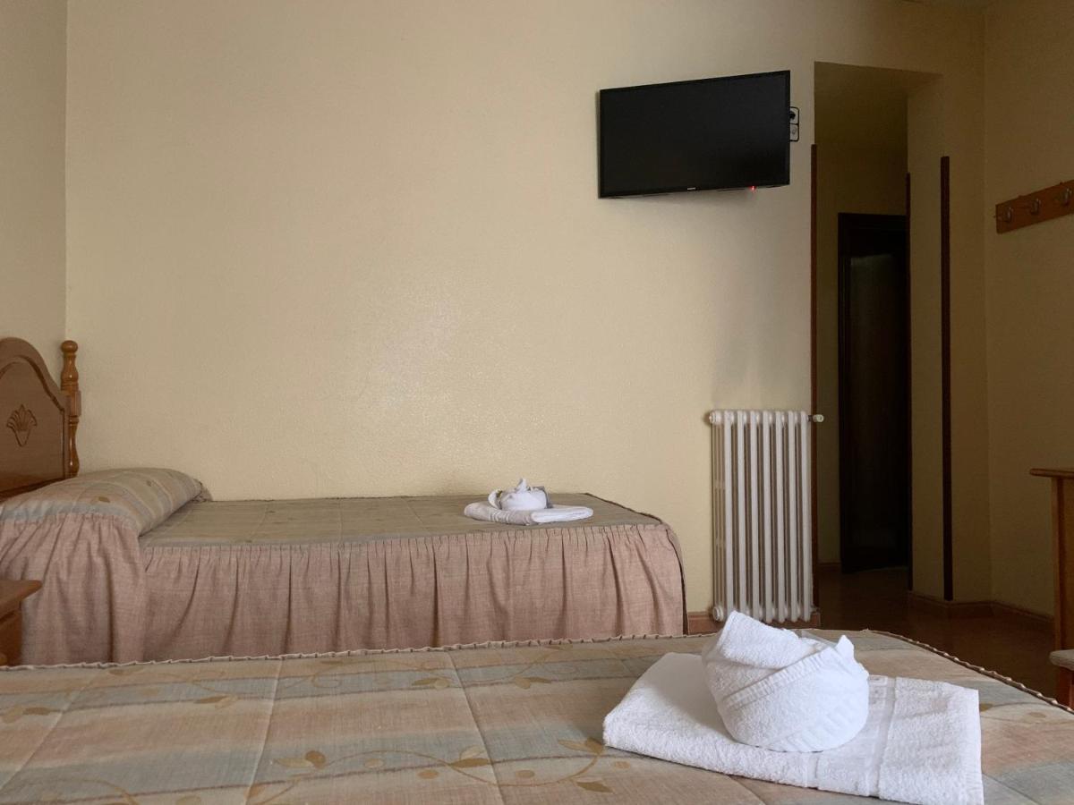 Hostal Internacional Madrid Extérieur photo