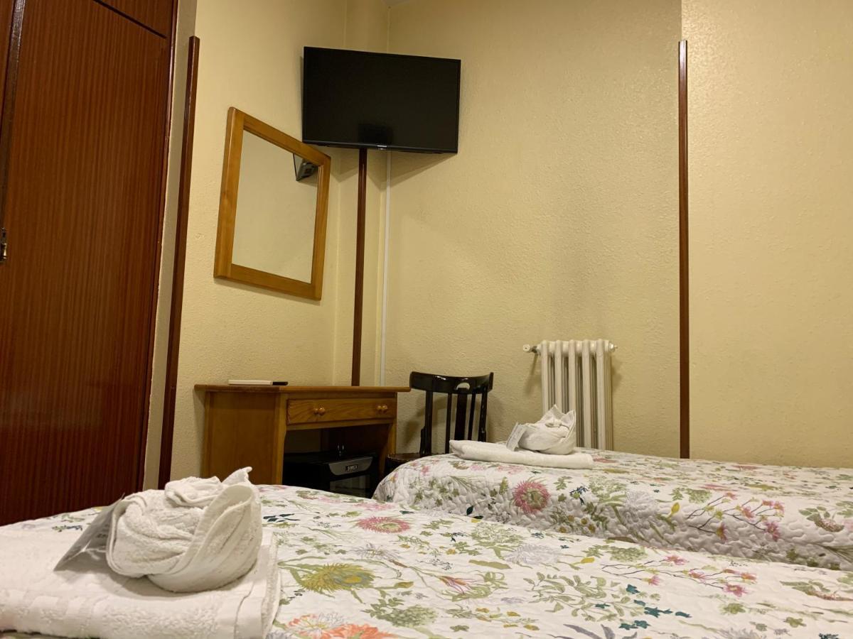 Hostal Internacional Madrid Extérieur photo
