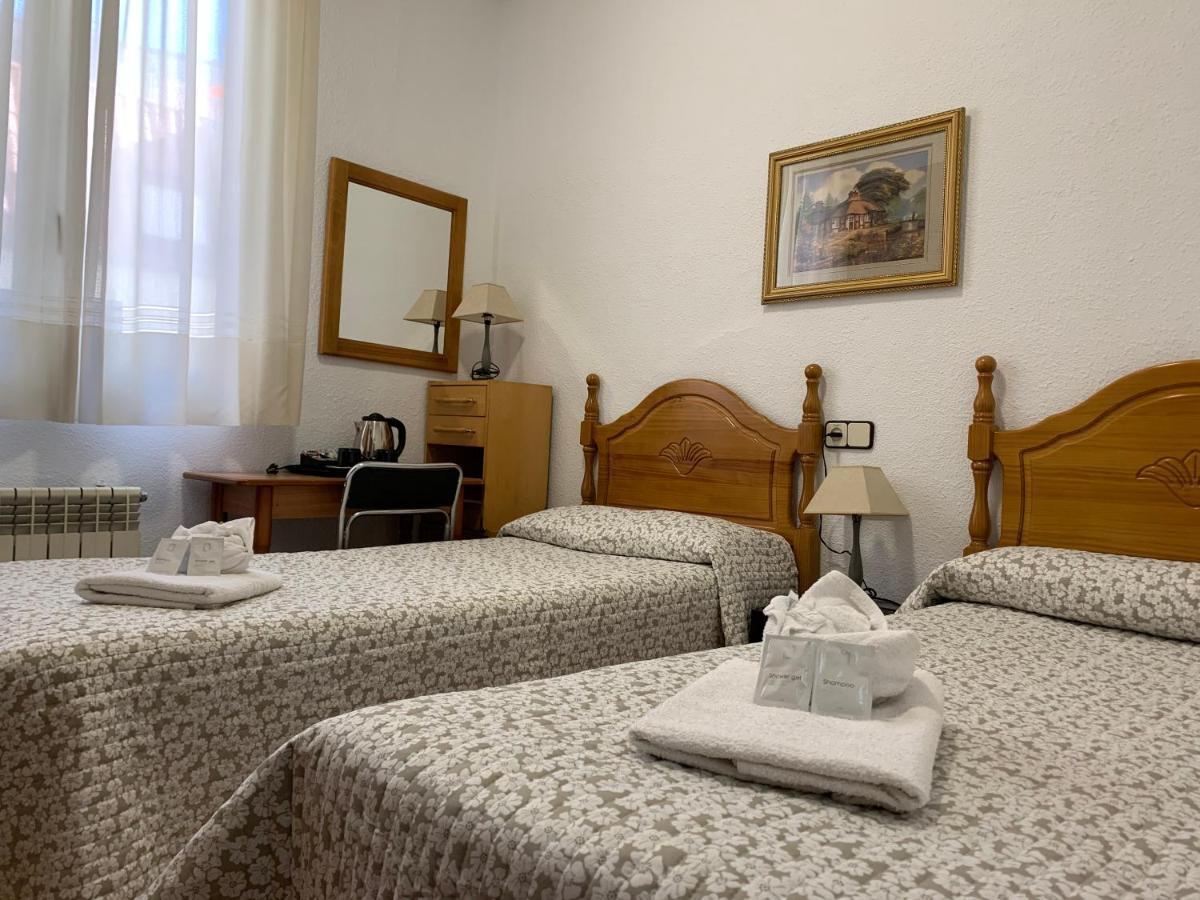 Hostal Internacional Madrid Extérieur photo