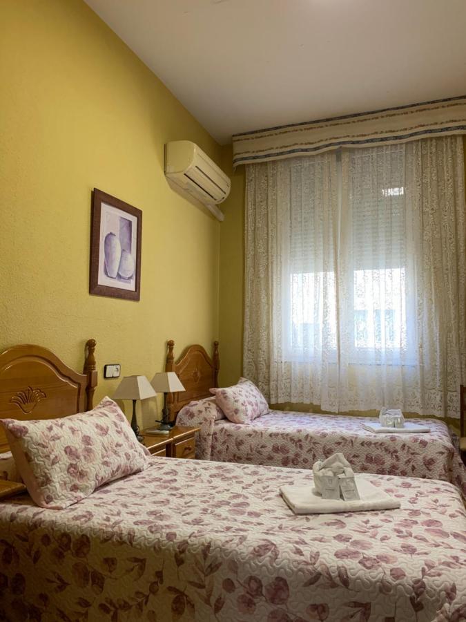 Hostal Internacional Madrid Extérieur photo