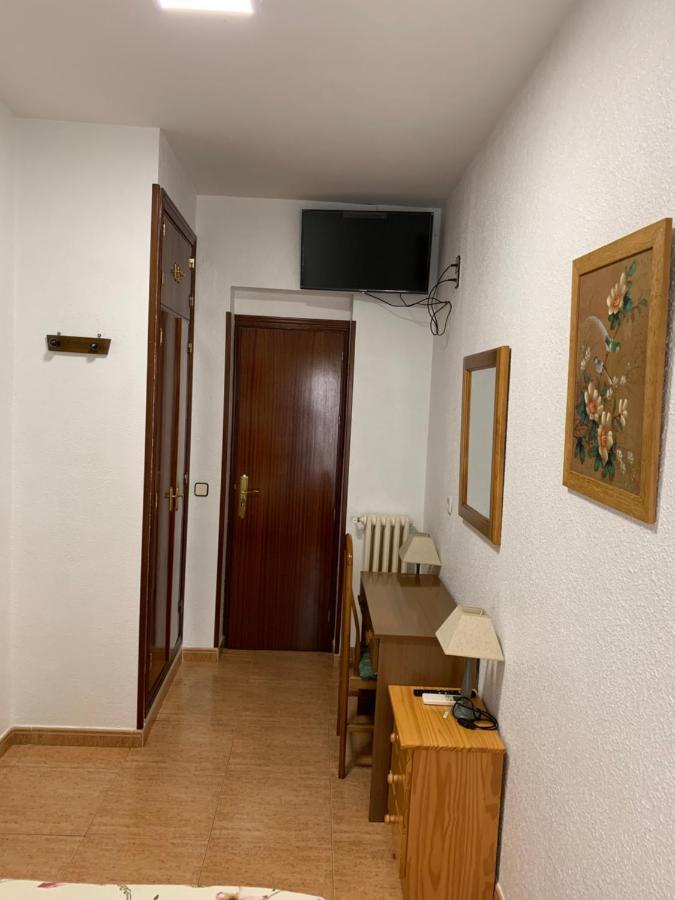 Hostal Internacional Madrid Extérieur photo