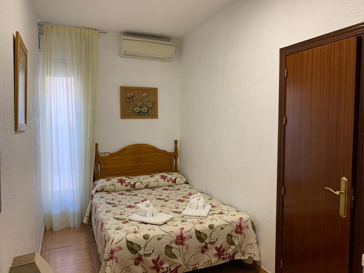 Hostal Internacional Madrid Extérieur photo