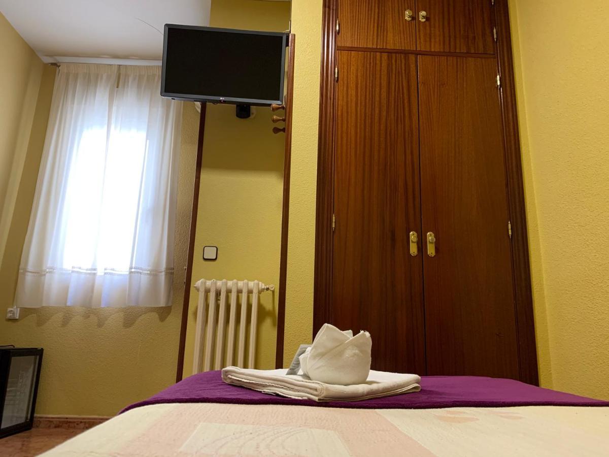 Hostal Internacional Madrid Extérieur photo